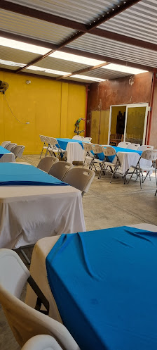 Salón De Eventos "fiesta Jardín"